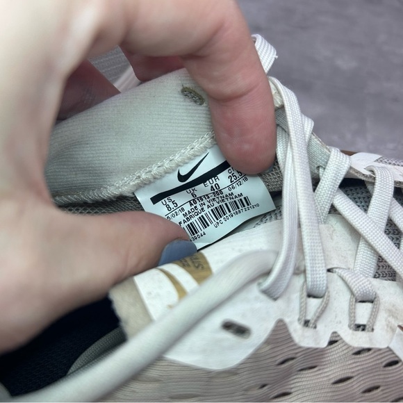 Nike Zoom Strike Sneakers A01913-200 Womens sz 8.5 - cream/gold - Picture 7 of 7